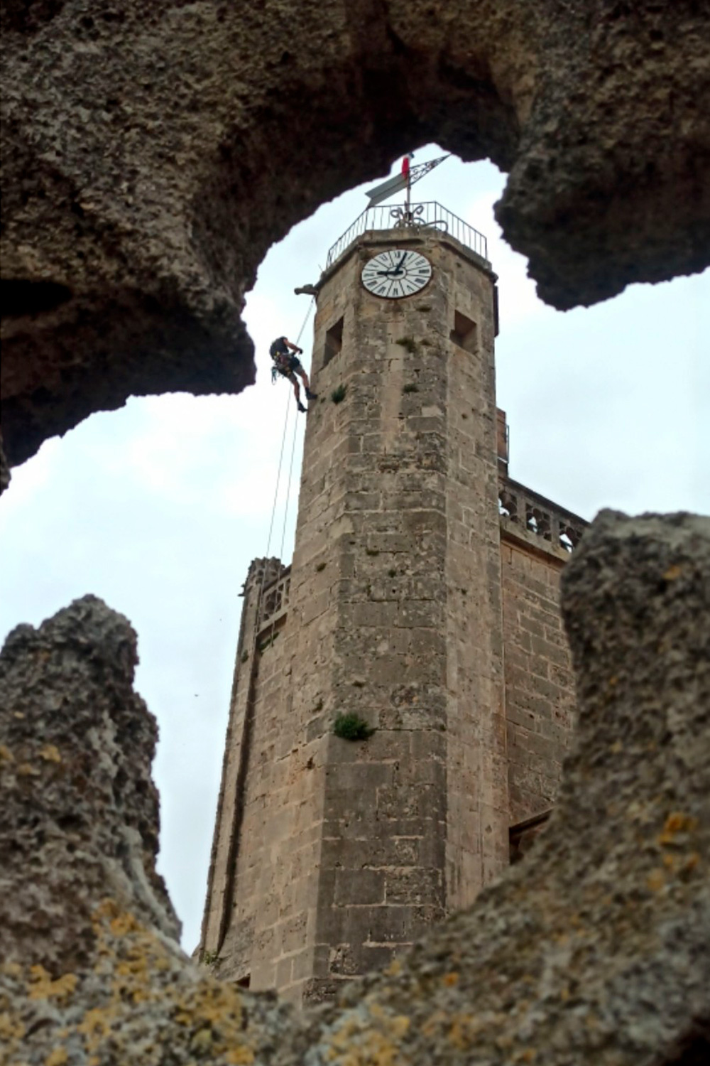 arraneo-cordiste-travaux-sur-le-patrimoine-et-monuments-historiques_04